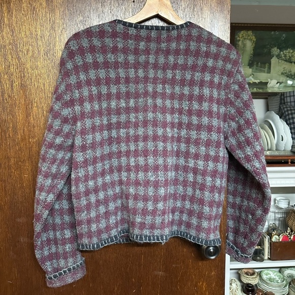 EMS 100% Wool Women’s Small Cardigan Sweater Grey Burgundy Plaid Sweater A23 - Picture 8 of 9
